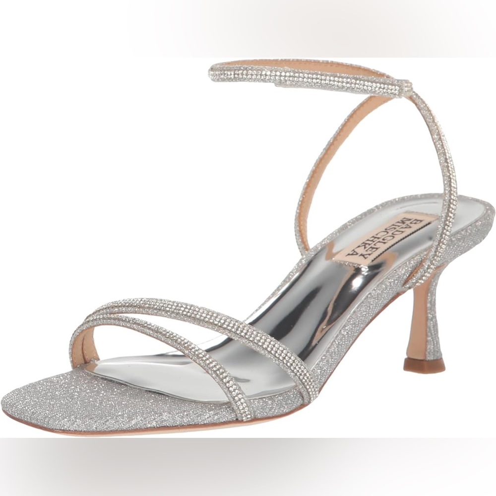 NWOT Badgley Mischka Ultra Kitten Silver Heels Size 9
